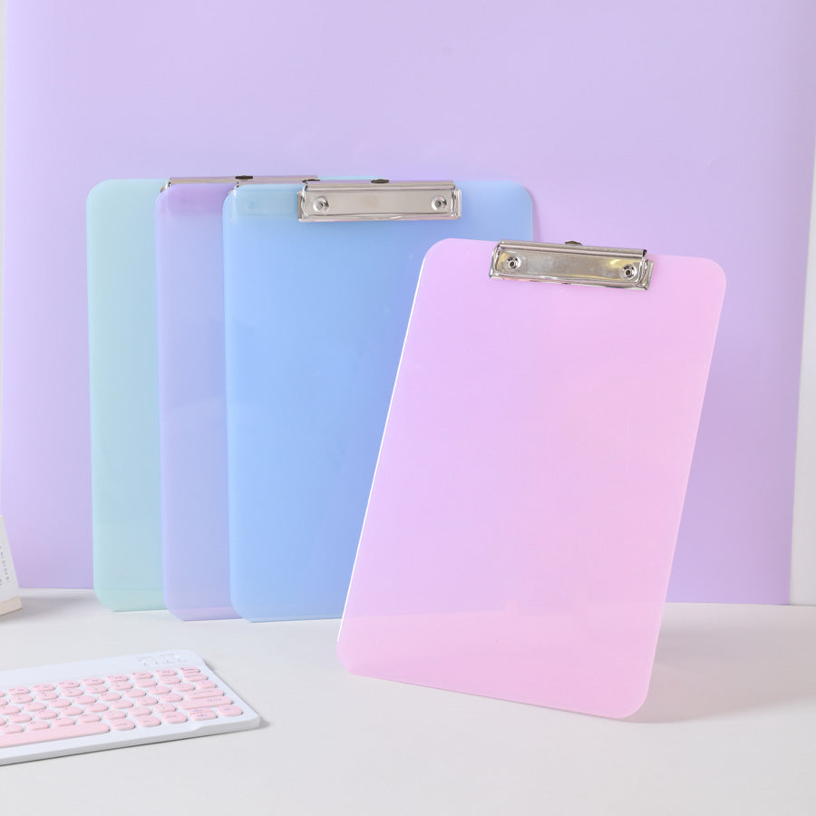 A4写字板4个装，写字板，塑料文件夹，适用于护理、学生、办公 4-pack A4 writing board, writing board, plastic folder, suitable for nursing, student, and office use