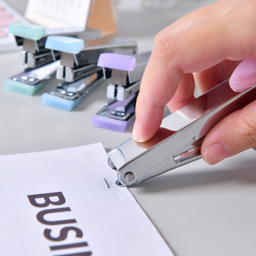 1 Stapler Set Includes Medium Stapler+Stapler Classic Style Suitable for Office, Study, Student Stationery, Office Supplies